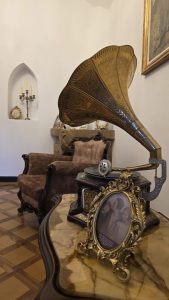 Art. History. Experience. – Descoperă Camera Secretă de Poker privată în București